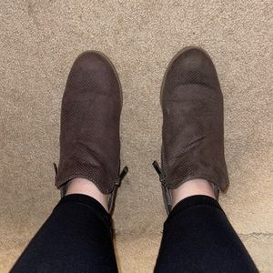 Universal Threads Brown Booties